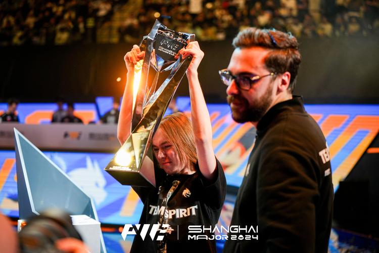 ThunderTalk Gaming 发布了阵容的第一阶段： HOYA ， Beichuan ， SeTab ， 1xn ， Feather