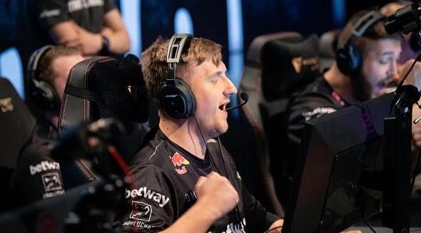 100 Thieves 在 VCT Americas 2025 Kick-off 中排名最后，Nadeshot 批评比赛格式